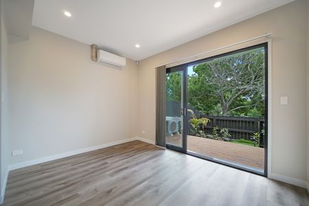 New Townhouse, great location - Photo 4