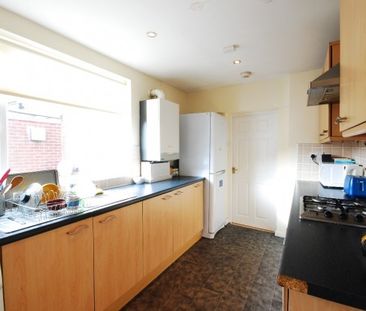 5 Bed - Hotspur Street, Heaton - Photo 2