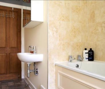 1 Bed Flat, Easter Road, EH6 - Photo 4