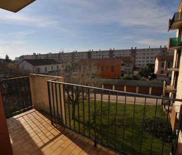 BEAU F4 AVEC BALCON, GARAGE ET CAVE - Photo 1