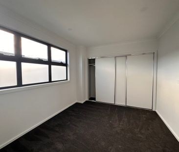 Tenant break lease! $600 per week until 30 June 2026 - Photo 2