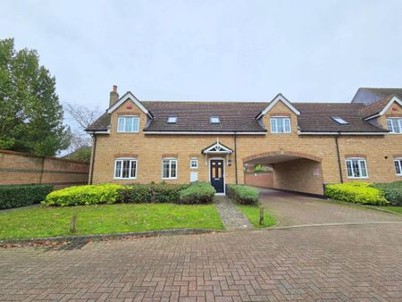 4 bedroom semi-detached house to rent - Photo 2