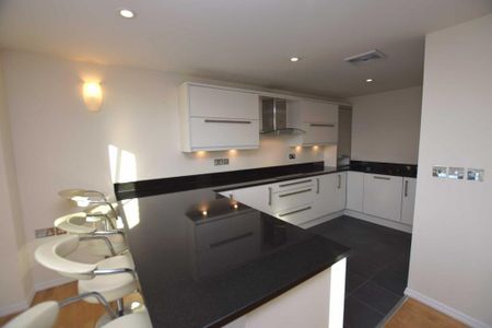 2 bedroom flat to rent - Photo 4