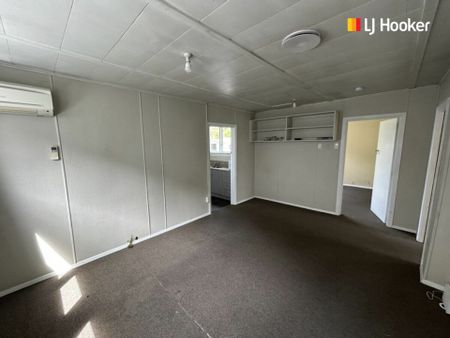 Four bedroom flat - Photo 5