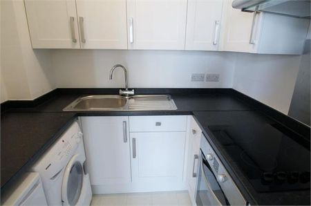 1 bedroom flat to rent - Photo 2