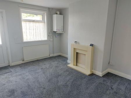 2 bedroom Terraced House to rent - Photo 4