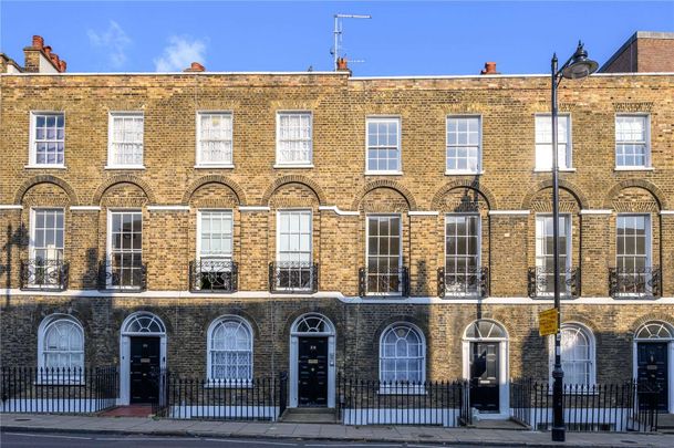 A stunning lateral apartment on Amwell Street. - Photo 1