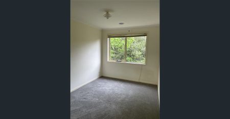 Balwyn Gardens: Three Bedroom House Close to Everything! - Photo 2