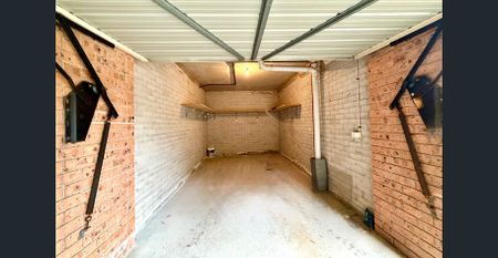 Spacious 3-Bedroom Apartment in the Heart of Greater Parramatta Area - Photo 4