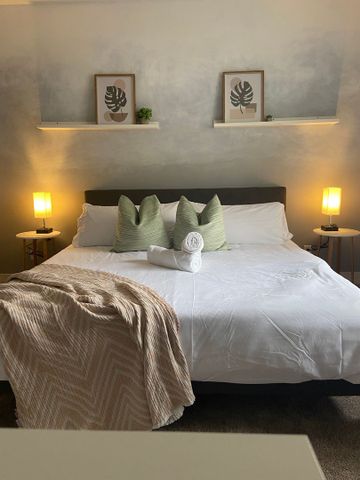 Elegant Furnished 4-Bedroom Wilden Home – Bright, Spacious &amp; Thoughtfully Designed - Photo 5