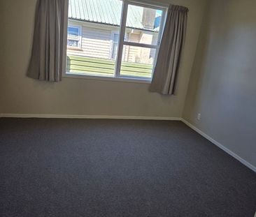 Charming 3BR Home - Photo 5