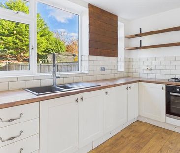 2 bedroom semi-detached house to rent - Photo 5