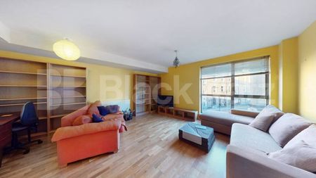 Spacious 1 bedroom property located within a modern build in Dalston - Photo 3