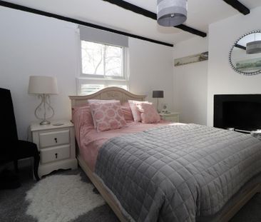 2 bedroom cottage to rent - Photo 2