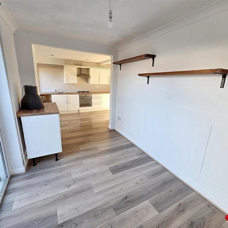3 bedroom terraced house to rent - Photo 1