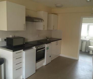 Studio to rent - Photo 3