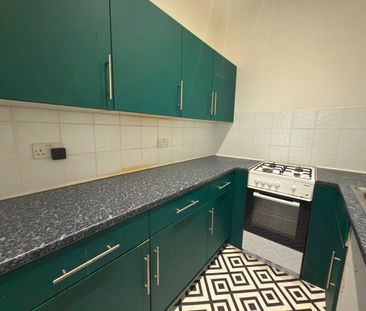 1 Bed Flat, Argyle Road, IG1 - Photo 3