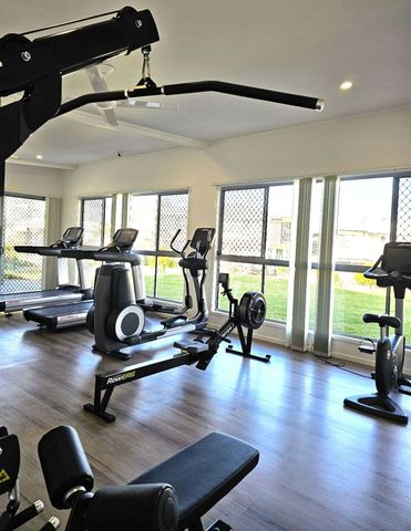 AVAILABLE 08/11/2025 - 4 BEDROOM- 2 BATHROOM FULLY DUCTED AIR-CONDITIONED TOWNHOUSE - Photo 2