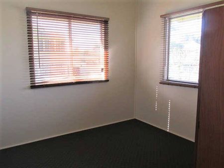 Neat and Tidy Queenslander located in Manunda! - Photo 3