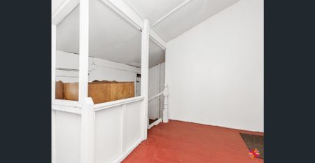 A CLASSIC HOME IN FANTASTIC LOCATION - Photo 2