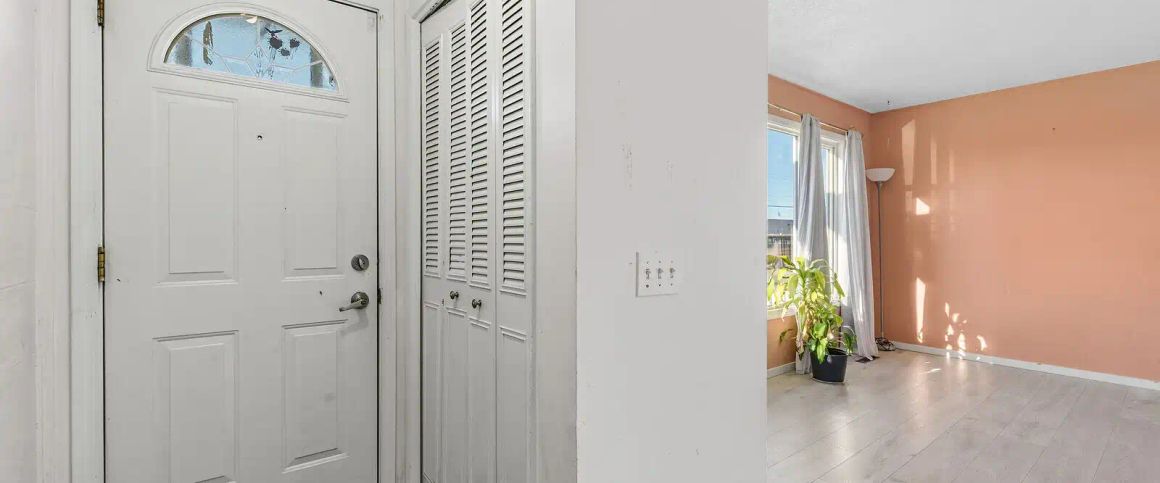 Bright, Spacious 2-Storey Half-Duplex Near BRT And Amenities – 3 Bedroom — 3 Bedrooms House - Photo 1