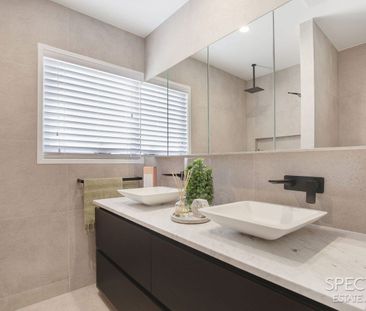 1/3 Enid Avenue, Southport, Qld 4215 - Photo 5