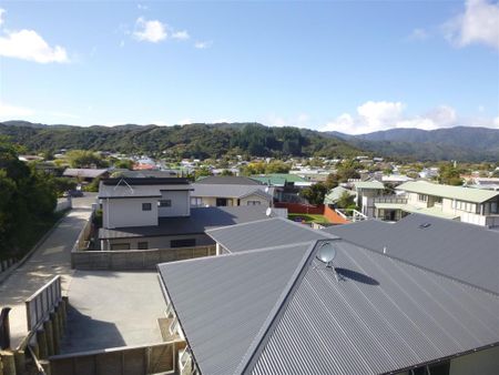 WAINUIOMATA LIVING - Photo 2