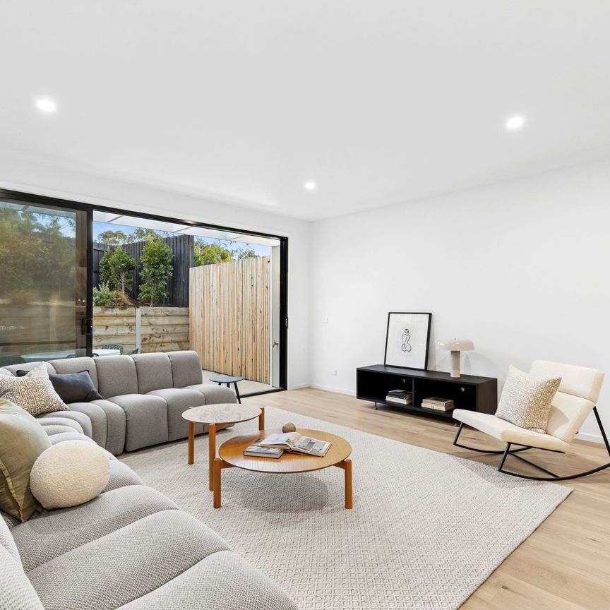 Stunning, Spacious Brand New Town Residence with Park Views - River Precinct - Photo 1