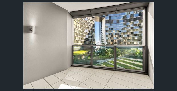 Experience Premium City Living at 805/8 Margaret St / Car park Included - Photo 1