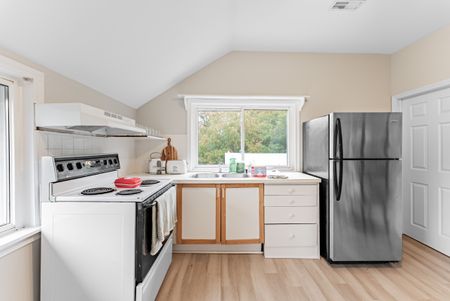 For Lease - 17277 Old Main Street Unit# Upper, Caledon, Ontario - Photo 4