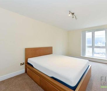 Studley Court, James Town Way, E14 - Photo 6