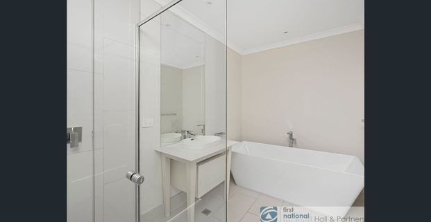 Luxury Townhouse-Prized Location - Photo 1