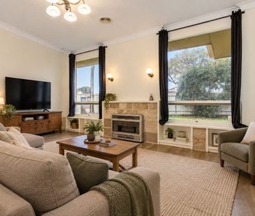 Pet Friendly, Three Bedroom Family Home - Photo 1