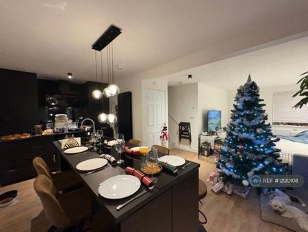 1 bedroom in a house share to rent - Photo 5