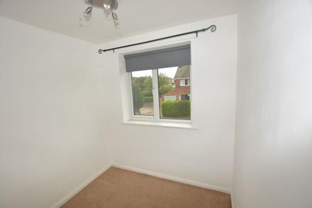3 bedroom semi-detached house to rent - Photo 2