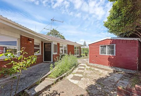 🏡 Recently Renovated 3BR+Garage Pakuranga 🌿 - Photo 2