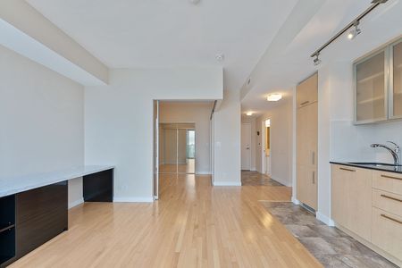 For Lease - 12 York Street Unit# 4205, Toronto, Ontario - Photo 2