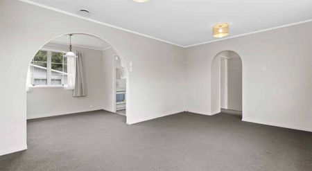 Spacious Family Home in a Sought-After Location - Photo 2