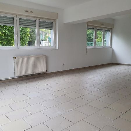 Location Appartement 4 pièces 83m² - Photo 3