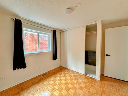 For Lease - 303 Riel Drive, Mississauga, Ontario - Photo 2
