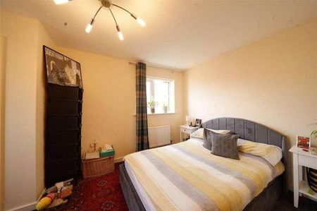 Mistletoe Close, Red Lodge, Bury St. Edmunds, Suffolk, IP28 - Photo 3