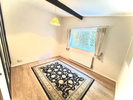 4 bedroom detached house to rent - Photo 3