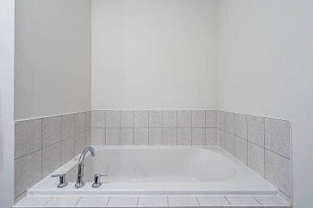 For Lease - 77 Sydney Circle, Vaughan, Ontario - Photo 3