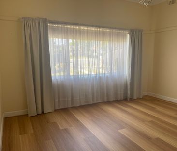 Period Charm Beauty - Photo 3