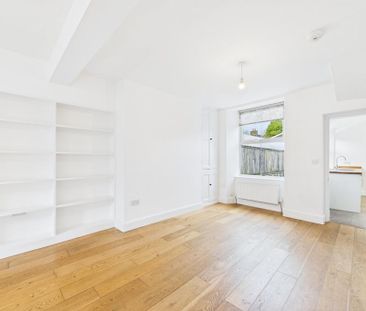 3 bedroom end of terrace house to rent - Photo 4