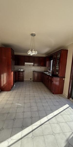 MONTRÉAL NORD GRAND 6 1/2 AVEC TERRASSE - Photo 1