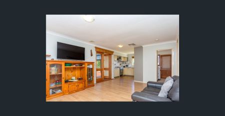 Quality Family Home + Workshop - Photo 5