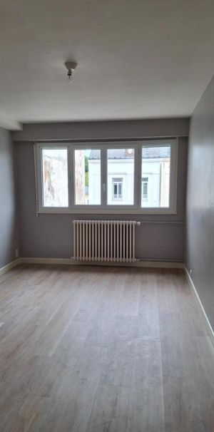 Appartement F1 bis, en très bon état locatif (Proche Centre VICHY & Lycées) - Photo 1