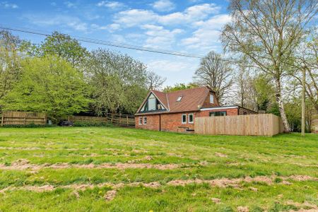 3 bedroom detached house to rent - Photo 3