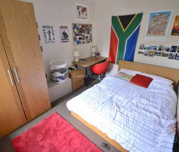 6 bedroom terraced house to rent - Photo 5